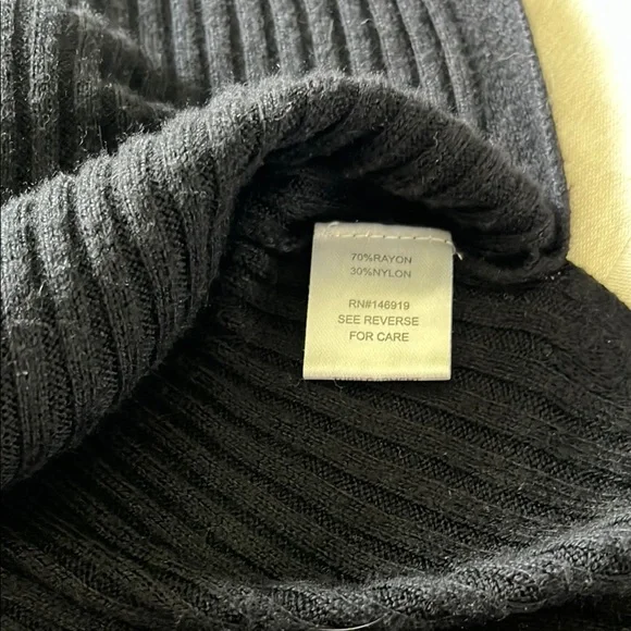 Black Long Sleeve Top with Sunflower Crochet Design Size Medium - Picture 6 of 8